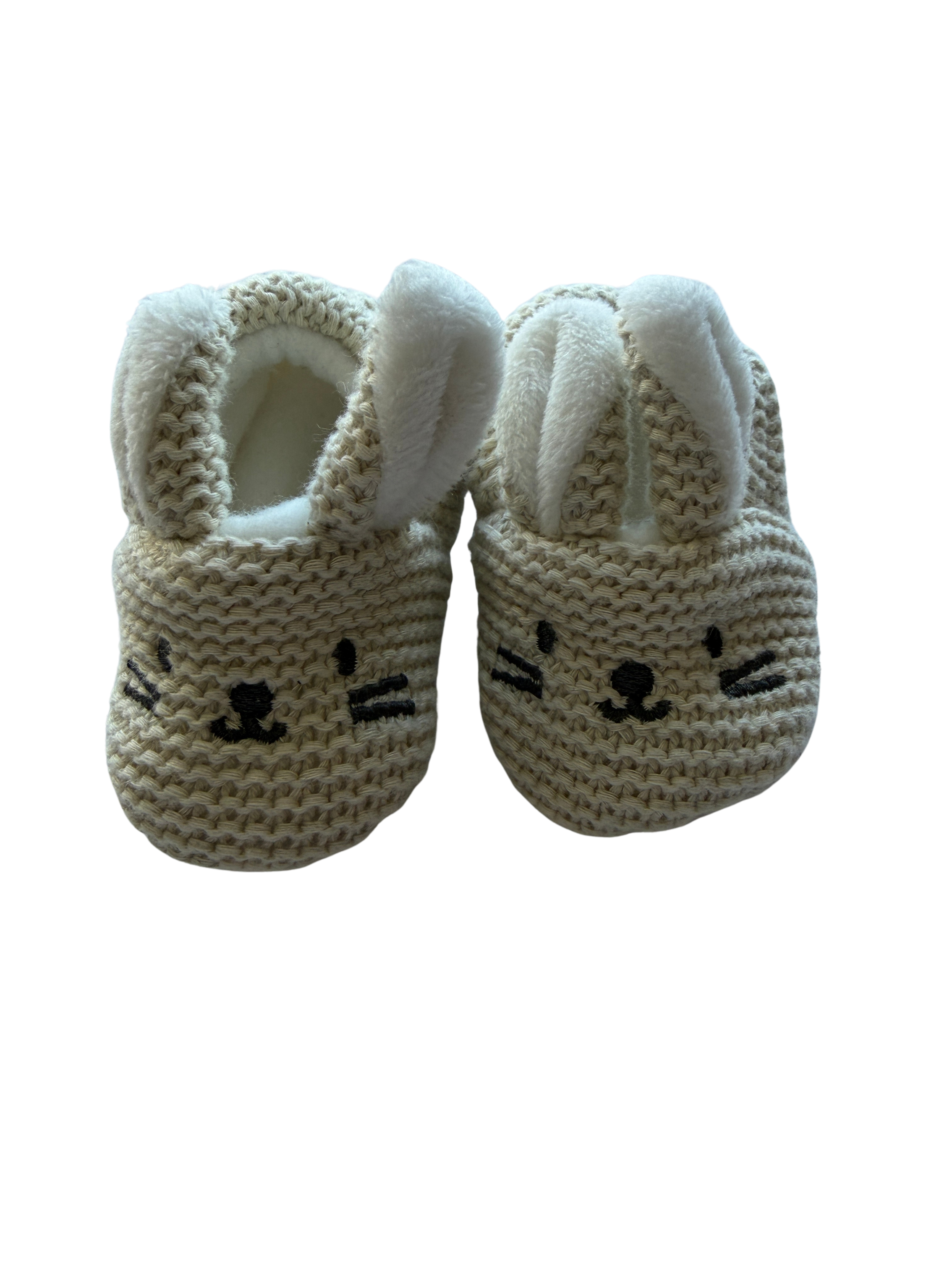 No brand Soft Shoes/Slippers (approx 10cm)